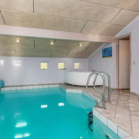 Three-bedroom In Hemmet 30 * Humble