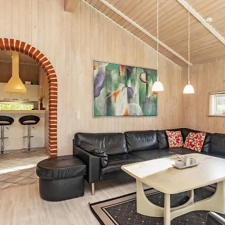 Three-bedroom In Hemmet 30