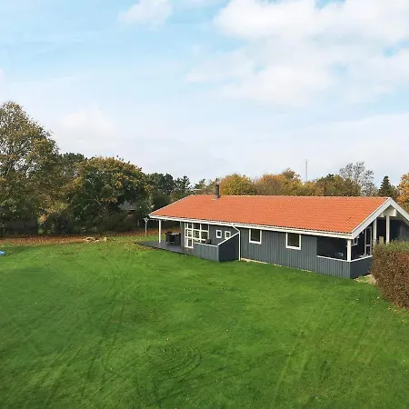 Дом отдыха Langeland With Sauna