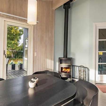 Langeland With Sauna Хамбл