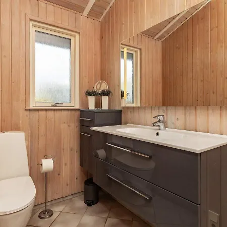 Three-bedroom In Hemmet 30 *