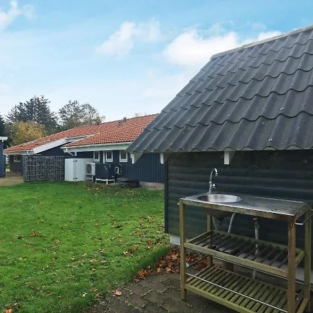 Langeland With Sauna Хамбл